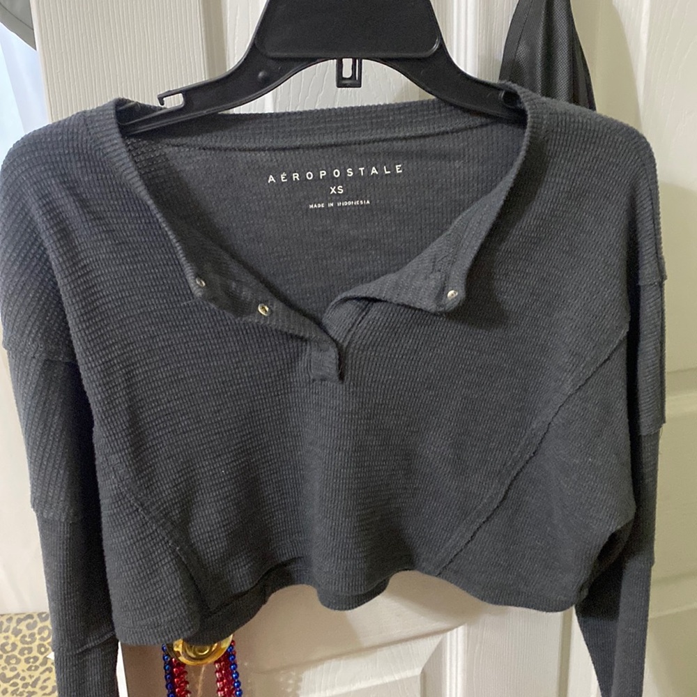 Aeropostale cropped long sleeve xs